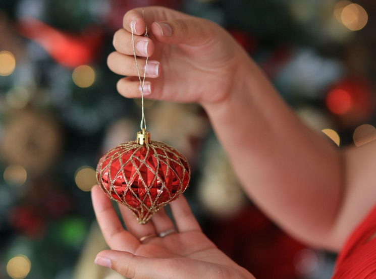 Choosing the Perfect Christmas Tree Skirt